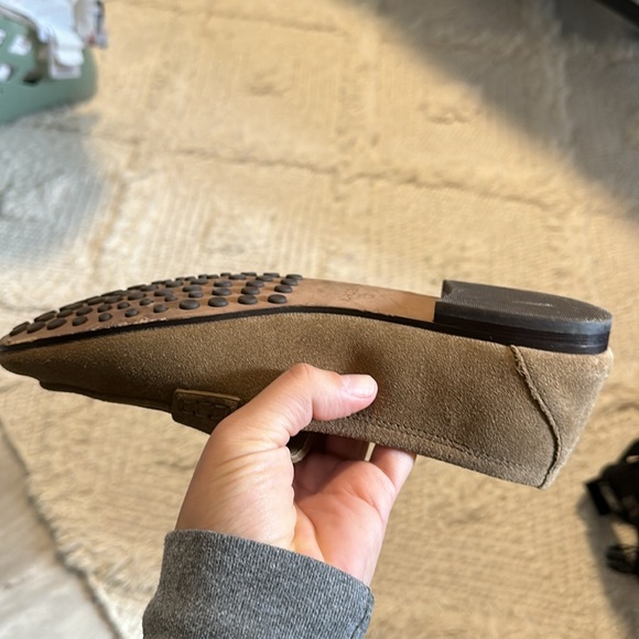 Tory Burch suede ballet loafers size 8 in the color “river rock”. Barely worn. - Picture 8 of 9